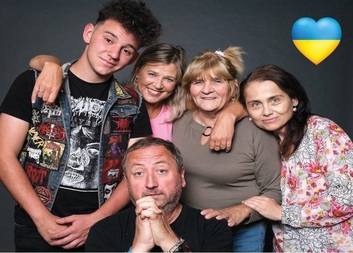 Ochotníci přispěli svým představením do naší veřejné sbírky pro Ukrajinu