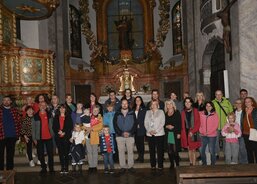 Společné foto v kostele Nejsvětějšího srdce Srdce Páně