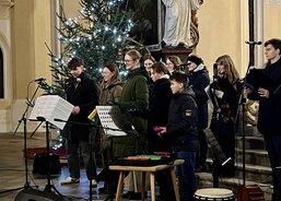 Sbor SCHOLA Církevního gymnázia v sedlecké katedrále