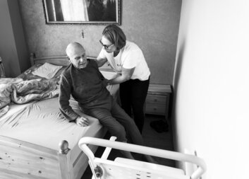 Pozvánka na výstavu „Jeden den v Charitě“