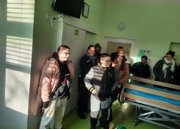 Adventní radost v nemocnici: světlo, hudba a děti, které rozdávaly naději