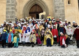 Tříkráloví koledníci před kostelem sv. Jakuba
