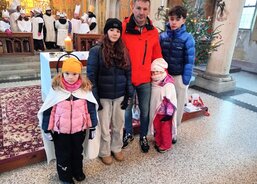 Tříkráloví koledníci v kostele Nanebevzetí Panny Marie v Gruntě
