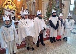 Tříkráloví koledníci v kostele Nanebevzetí Panny Marie v Gruntě